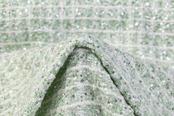 Color – Green / White
