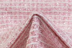 Color – Pink / White