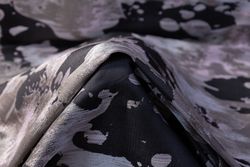 Color – Gray / Pink