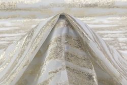 Color – Gray / Gold
