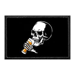SKULLS – SKULL DRINKING BEER