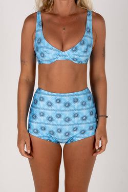 Colour – Sunny Blue