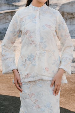 Colour – Cream