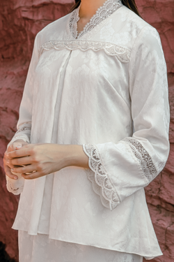 Colour – Off White