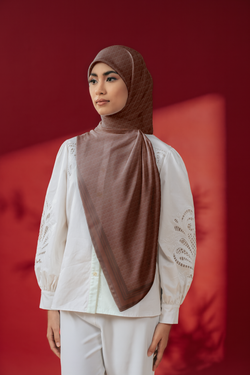 Colour – Rich Brown