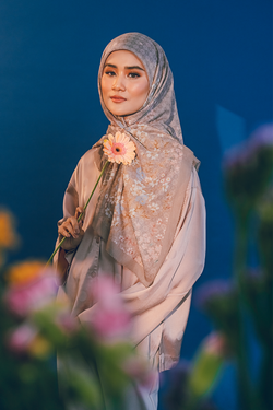 Bunga Scarves – Petunia