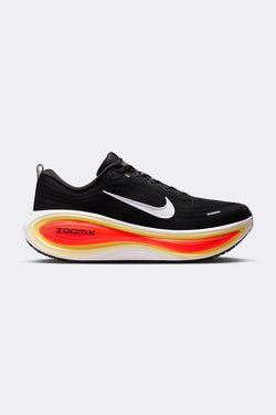Colour – Black/White/Bright Crimson/Sail