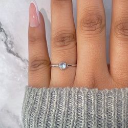 RING – Moonstone