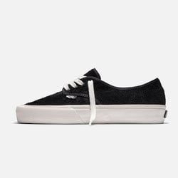 COLORWAY – BLACK SUEDE