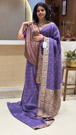 Colours – LILAC WITH MAROON