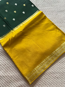 Colours – BOTTLEGREEN WITH YELLOW