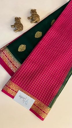 Colours – BOTTLEGREEN WITH PINK