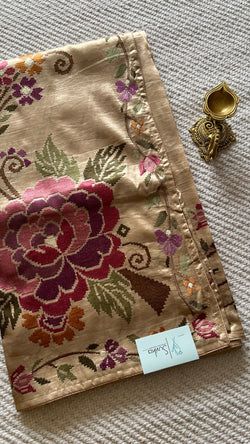 Colours – BEIGE