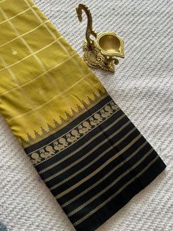 MINTGREEN WITH BLACK