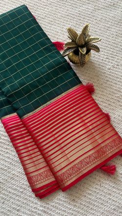 Colours – BOTTLEGREEN WITH PINK