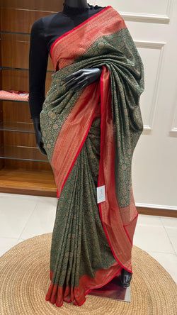 BOTTLEGREEN WITH RED