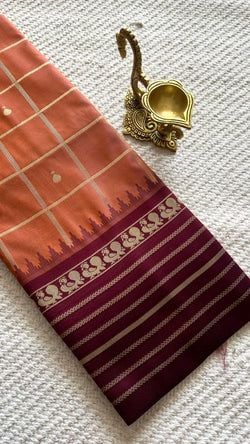 Colours – RUSTORANGE WITH WINE