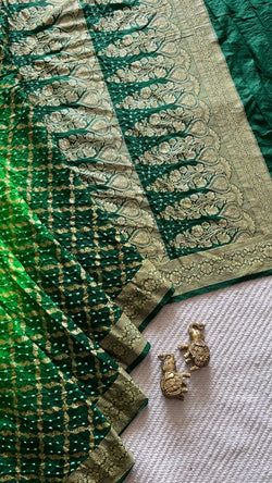 Colours – GREEN WITH BOTTLEGREEN