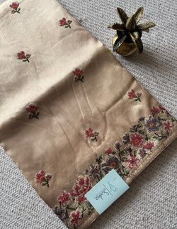 Colours – BEIGE
