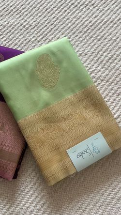 Colours – PISTA WITH OFFWHITE