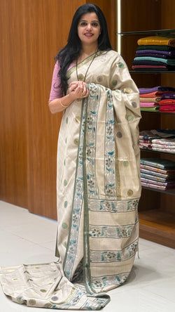 Colours – CHICKU WITH GREEN
