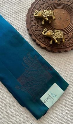 PEACOCKBLUE