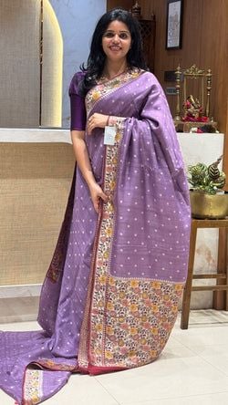 Colours – DUSTY LAVENDER WITH MAROON