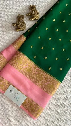 Colours – BOTTLEGREEN WITH PINK