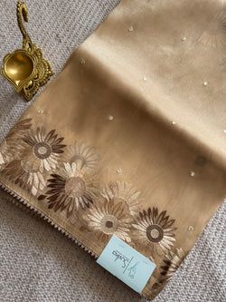 Colours – BEIGE