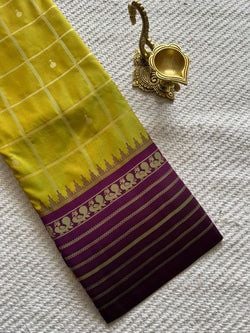 Colours – MINTGREEN WITH PURPLE