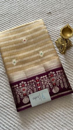 Colours – BEIGE WITH WINE