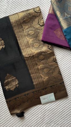 Colours – BLACK