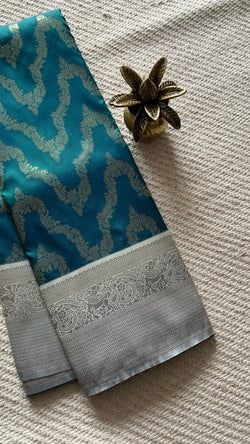 Colours – PEACOCKBLUE WITH SILVER