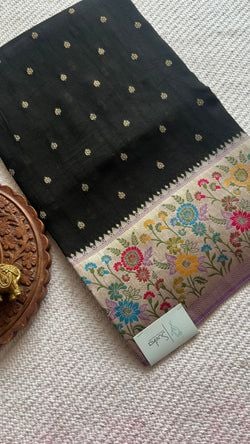 Colours – BLACK WITH LAVENDER