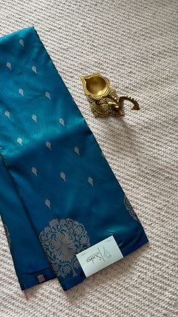 Colours – PEACOCKBLUE