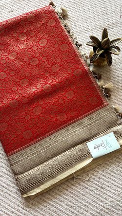 Colours – RED WITH OFFWHITE