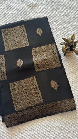 Colours – BLACK