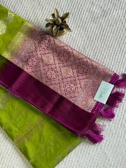 Colours – PARROTGREEN