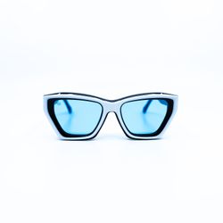 Color – White Light Blue