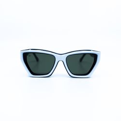 Color – White Green
