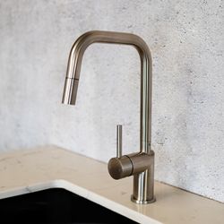 Finish – Brushed Stainless