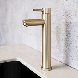 Finish – Champagne Gold