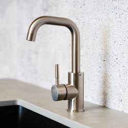 Finish – Brushed Stainless