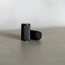 Finish – Black