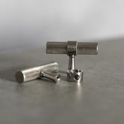 Finish – Polished Steel