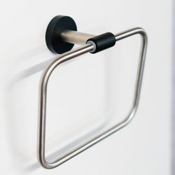 Finish – Brushed Stainless & Matt Black