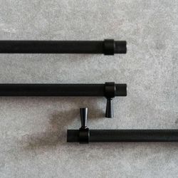 Finish – Black