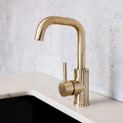 Finish – Champagne Gold