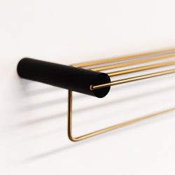 Finish – Matt Black & Brushed Brass