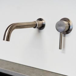 Finish – Brushed Stainless